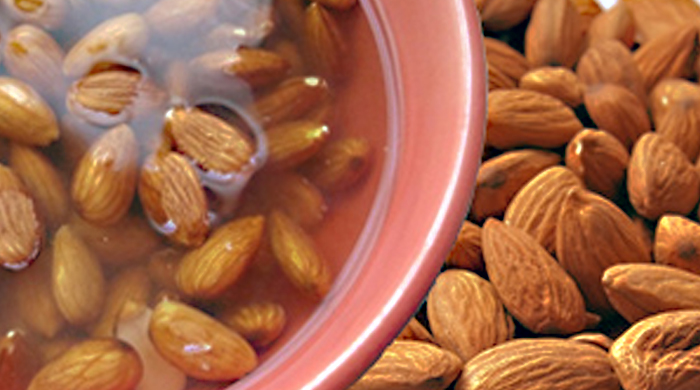 why and how to soak almonds_soaking almonds