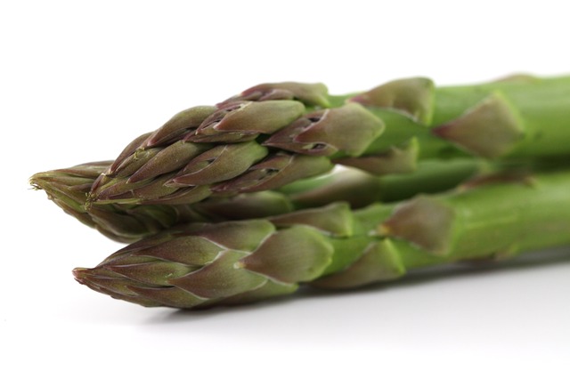 Whole Foods that Improve Eczema_Asparagus