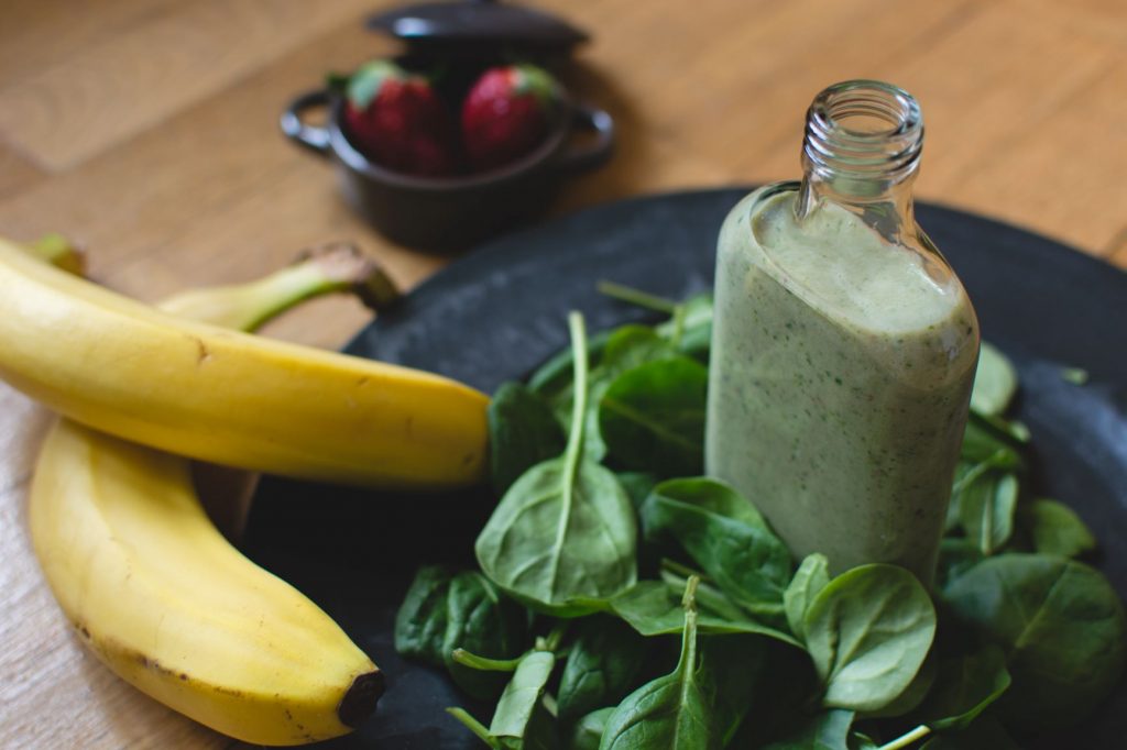 5 Braces-Friendly Smoothies to Beat Boring Meals_pineapple, banana, and spinach smoothie