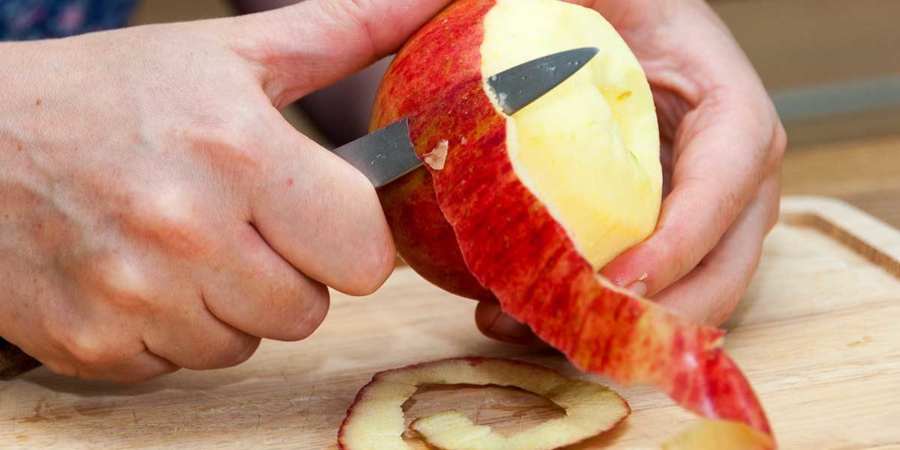 Dont Peel that Apple_peeling an apple