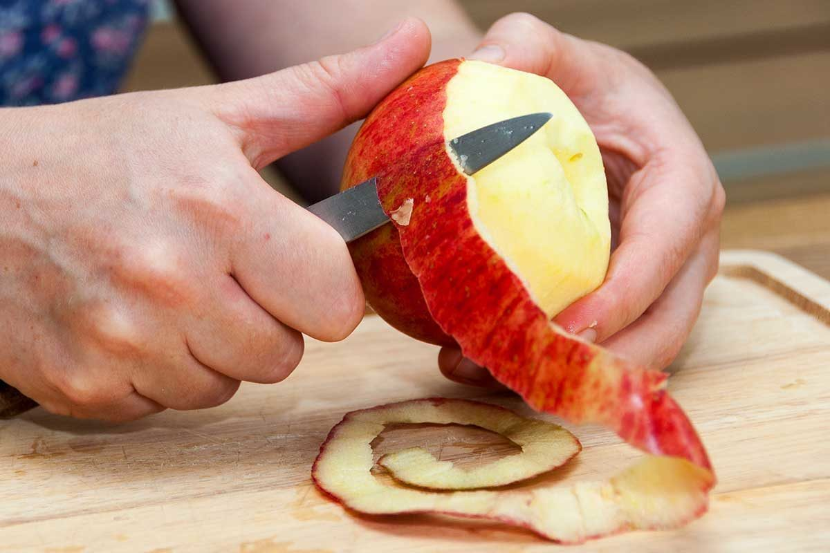 Don’t Peel that Apple! … 7 Reasons Why Apples with Skin Are Healthiest