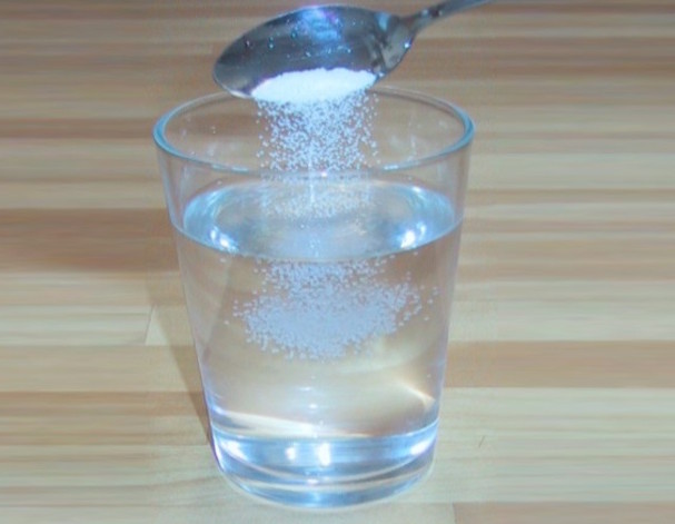 That Unquenchable Thirst … and Other Signs of Sodium Deficiency_salt water