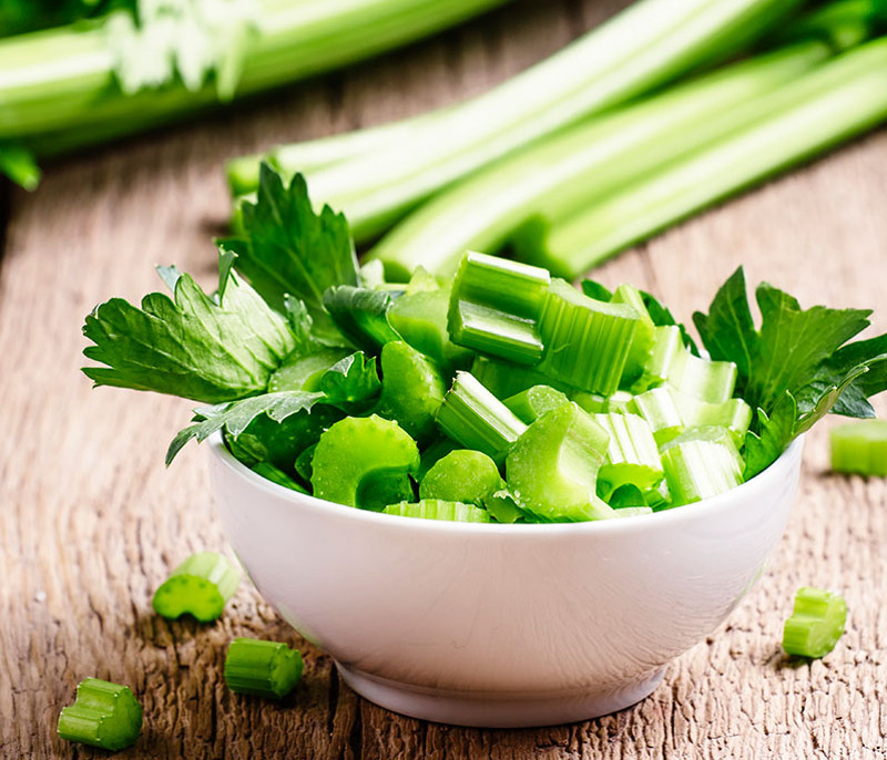The Many Health Benefits of Eating Celery_chopped celery in bowl